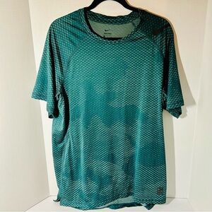 Nike Pro Combat Men’s XL Compression Camouflage Training Short Sleeve TShirt Grn